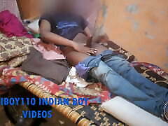 吮吸我的公鸡-MERA LUND CHUSO-赤裸裸的印度女孩色情视频