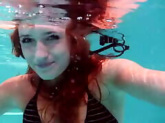 Nikita Vodorezova shows off her sexxxi mujra body underwater