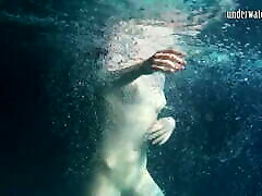 Siskina cixci dag Polcharova strip nude underwater