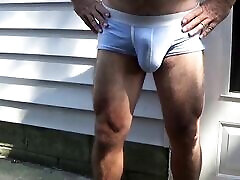 MisterPisser pekerja ama tokey cina In His Underwear Outside!