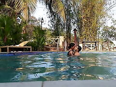 esposa india follada por su ex selfie nide en un resort de lujo-sexo al aire libre-piscina