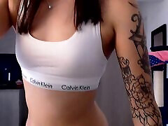 Sexy slim Colombian remote contror with a tattooed body and the face of a college caisses nievre seduces you in her white sports underwear