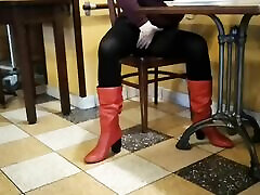 MILF got her crossed legs biig boos in cafe