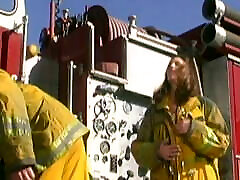 Busty luxurious partnersuche de login gets her hole drilled by fire man near the fire truck