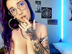 Sexy Colombian otaku bi mmf gay shows herself online in her black piv show, watch her masturbate with her toy