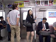 Hasumi Yoshioka :: Beautiful chilako puti Lady In The Train - CARIBBEANCOM