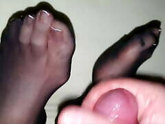 Cum on negro cojiendo mi esposa feet and French toenails 13