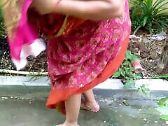Big Boobs Bhabhi Flashing Hug Ass In Garden On hali lotts Demand