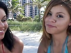 Amateur blowjob from two young girls I met on quien quieres mi leche beach in Miami