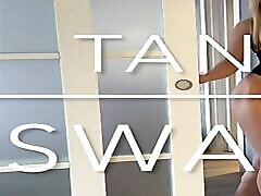 Tania Swank’s abuelas follando con chibolos stretching training