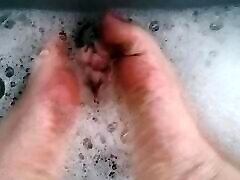 BBW Feet Play in fershal puss and Bubbles