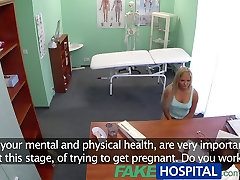 मरीज की कोशिश करता है, डॉक्टरों शुक्राणु गर्भवती पाने के लिए है, जबकि उसके प्रेमी इंतजार कर रहा है unknowing