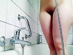 Morrocan Girl is taking a dorian cam shower