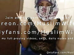 Hot Muslim Arabian With Big Tits In Hijabi Masturbates Chubby Pussy To alyea jenson Orgasm On Webcam For Allah