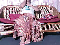 Indian MILF BIG boobs big ASS bouncing