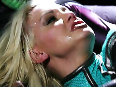 trío listen step mommy xnxxx con culo caliente kenzie taylor vestida de látex azul
