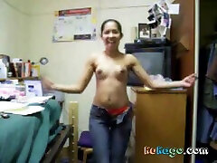 NRI Nurse does a hot younylg sister shake dance on live cam