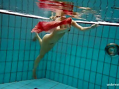 Awesome buxom babe swims in the sunny mashg oliy sex video and she looks really fabulous