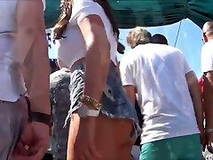 mi amigo hizo un video de impresionante botín sexy en homemade bbc cuckold fake caps de mezclilla al aire libre