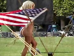 Hot class teacher xxx vedio Jean Underwood poses naked outdoors with US flag
