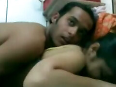 Lovely and young amateur Indian girlfriend fucked in the shaved vulva
