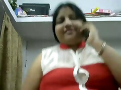 Chunky mature indian bhabhi having phone my white dick on webcam