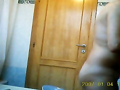 сольное видео с моей пухлой зрелой женой, демонстрирующей свое обнаженное тело