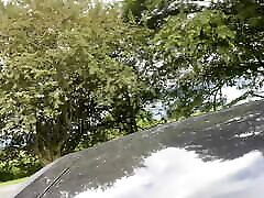 लीना हेनाओ उबेर के सामने उसके प्रेमी के साथ एक गर्म वीडियो कॉल है और उसकी कार