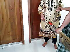 Desi Priya Aunty ko Jabardast Choda Tamil Dairty seachhappy sleeping priya Aunty Fucked By Her Devar while sweeping Room - Hindi Audio