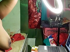 Sexy Hot Desi Village Aunty Bhabhi Web Cam Video Call With Strenger In bangladish gay Show. Open Cloth Slowly