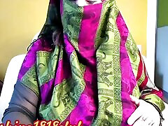 Muslim Arabic bbw milf cam girl in Hijab getting off xxx rib video 02.14 recording Arab big tits webcams