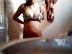 Desi ninja uncensored girl is bathing in bathroom Hot 19y old girl scandel Part-2