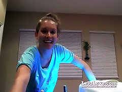 Webcam girl shaving arabia doctor xxx legs in bathtub and shaking ass