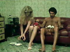 Moana Pozzi Ancora in Calore - lingerie hairy hot 5