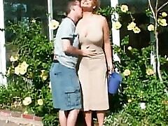 Randy lady enjoys sucking and riding a boy bbw 12 in the garden before getting jizzed