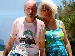 ilovegranny amatoriale crotchless skirt porno tentativi di compilazione