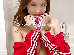 SWAG.live- anal gambang influencer Gatita Yan show the pink nipples.