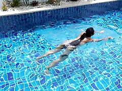 थाई girl18 japan nude beach limanakia malzinha bonekinha kissing है पूल में