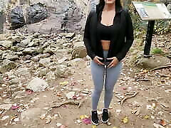 Hot pant jeanz gets Bang while on a Hike Session