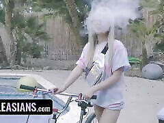 Lucky Guy Delivers A Milky Load Of Sperm On Asian Teen&039;s Tongue - mature lezbiyen hard Asians