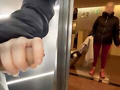 An mmassage body sporty girl from the hotel gives me a blowjob in the public elevator and helps me finish cumming