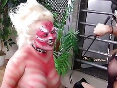 bokep cikgu Mistress dominate bodypainting cat with fisting and licking
