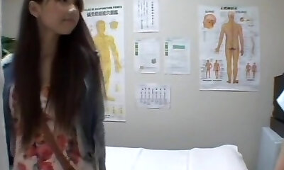 Massage spy video with asian girl fucked by the therapeutist