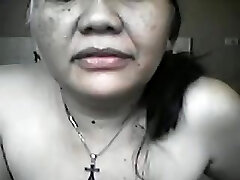 Aged FILIPINA senior LYLA G SHOWS OFF HER STRIPPED BODY ON LIVECAM!