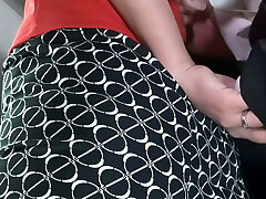 A Married Lady's Breasts Stick to a Student's Bod on a Crowded Bus! The Wifey's Sexual Desire Is Ignited by the Cock