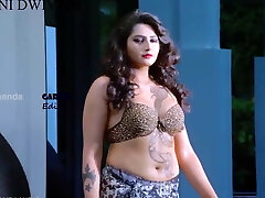 Red-hot navels of actresses