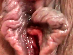 Using an egg vibrator ardent Asian wanker pleases her hairy coochie