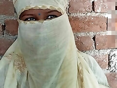 Public Agent Innocent Stunner Paid for Sex