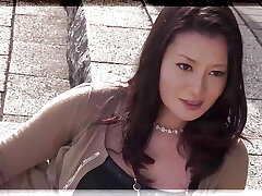 JAPANESE GIRL ENJOYS VIBRATOR ON CLIT BEFORE Boink CREAMPIE