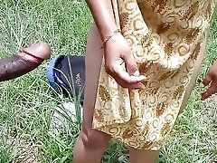 Desi School girl outdoor hindi fucky-fucky - viral mms